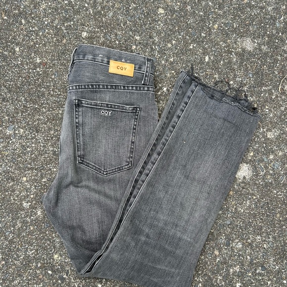 CQY Women's Size 26 Black High Rise Slim Straight Jeans - Picture 2 of 8